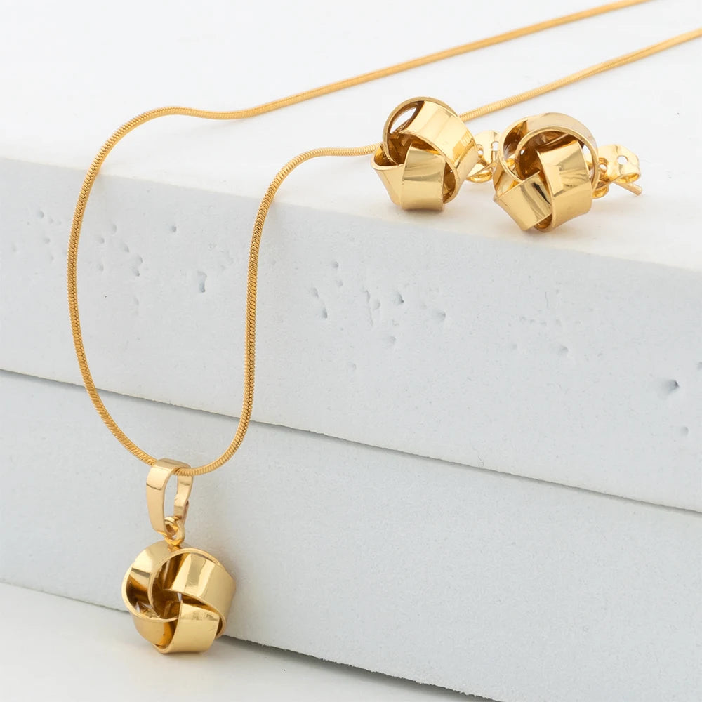 Paradise Divas' Italian style gold-plated jewelry set, featuring a luxury thin chain pendant necklace
