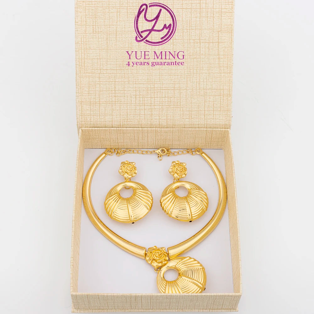 18k Gold Plated Jewelry Set for Women with Hoop Earrings and Pendant in Italian Gold Color - Paradise Divas
